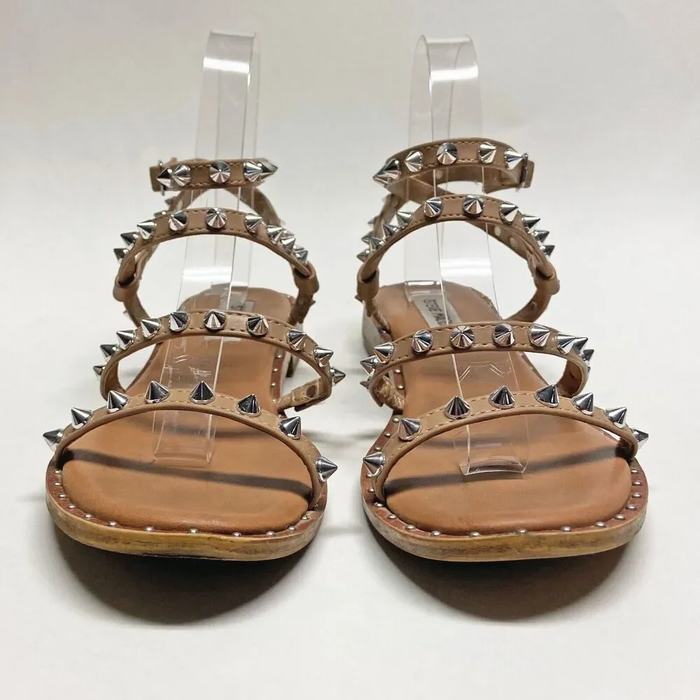Steve Madden Beige Travel Flat Sandal Size 7.5 Pointed Round Silver Studs Buckle